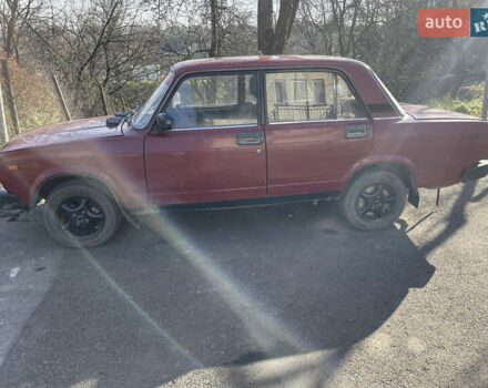 Красный ВАЗ 2105, объемом двигателя 1.6 л и пробегом 250 тыс. км за 550 $, фото 1 на Automoto.ua