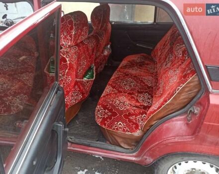 Красный ВАЗ 2105, объемом двигателя 1.5 л и пробегом 275 тыс. км за 300 $, фото 8 на Automoto.ua
