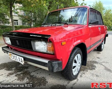Красный ВАЗ 2105, объемом двигателя 1.5 л и пробегом 200 тыс. км за 570 $, фото 1 на Automoto.ua