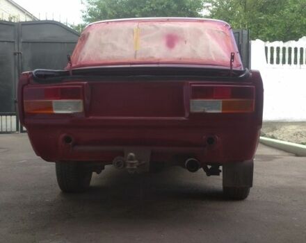 Красный ВАЗ 2105, объемом двигателя 1.5 л и пробегом 300 тыс. км за 850 $, фото 1 на Automoto.ua