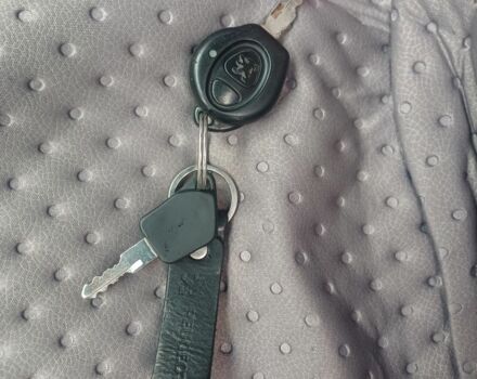 Красный ВАЗ 2105, объемом двигателя 0 л и пробегом 300 тыс. км за 499 $, фото 16 на Automoto.ua