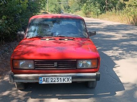 ВАЗ 2105 1981 в Каменское - Днепродзержинск на Automoto.ua Красный ВАЗ 2105, объемом двигателя 0 л и пробегом 85 тыс. км за 605 $, фото 1 на Automoto.ua