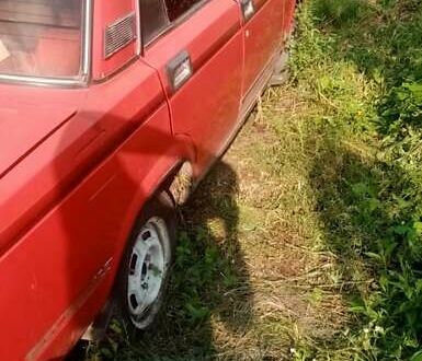 ВАЗ 2105 1986 в Гадяче на Automoto.ua Красный ВАЗ 2105, объемом двигателя 1.29 л и пробегом 500 тыс. км за 200 $, фото 1 на Automoto.ua