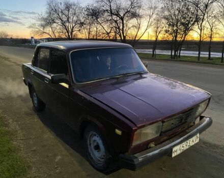 Красный ВАЗ 2105, объемом двигателя 1.5 л и пробегом 369 тыс. км за 440 $, фото 1 на Automoto.ua