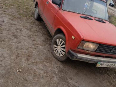 ВАЗ 2105 1987 в Сарнах на Automoto.ua Красный ВАЗ 2105, объемом двигателя 1.5 л и пробегом 4 тыс. км за 500 $, фото 1 на Automoto.ua
