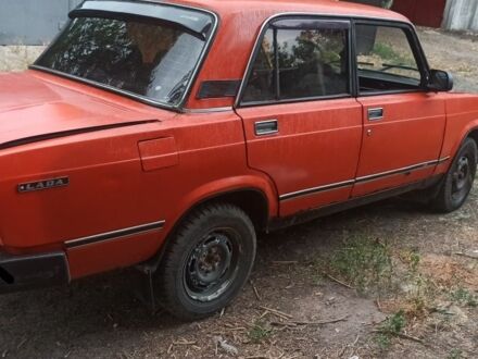 ВАЗ 2105 1987 в Днепре (Днепропетровске) на Automoto.ua Красный ВАЗ 2105, объемом двигателя 0 л и пробегом 130 тыс. км за 410 $, фото 1 на Automoto.ua