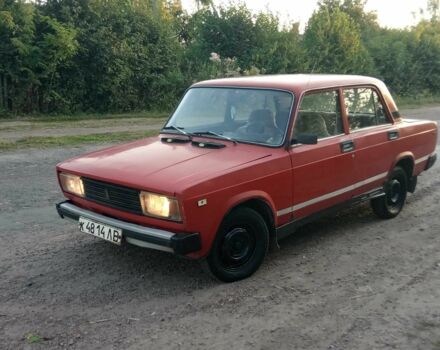 Красный ВАЗ 2105, объемом двигателя 1.5 л и пробегом 330 тыс. км за 284 $, фото 1 на Automoto.ua