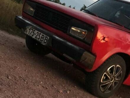 ВАЗ 2105 1988 у Житомирі на Automoto.ua Червоний ВАЗ 2105, об'ємом двигуна 1.51 л та пробігом 78 тис. км за 380 $, фото 1 на Automoto.ua