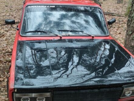 ВАЗ 2105 1989 у Чернігові на Automoto.ua Червоний ВАЗ 2105, об'ємом двигуна 1 л та пробігом 50 тис. км за 291 $, фото 1 на Automoto.ua