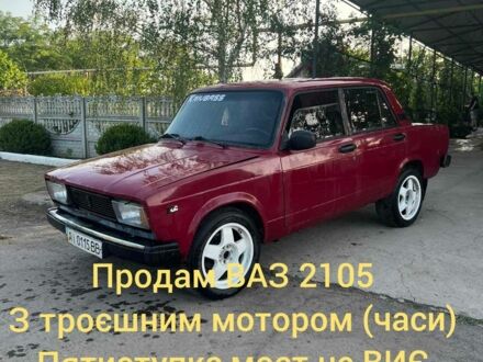 ВАЗ 2105 1989 в Синельниковом на Automoto.ua Красный ВАЗ 2105, объемом двигателя 3 л и пробегом 2 тыс. км за 605 $, фото 1 на Automoto.ua