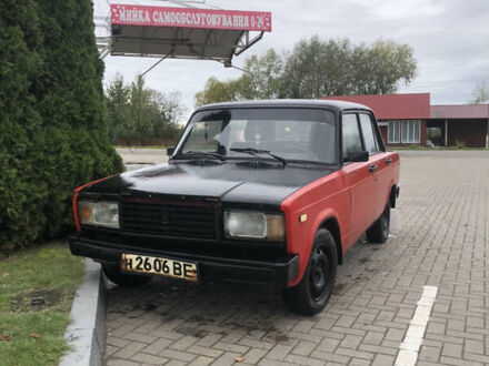 ВАЗ 2105 1990 в Снятине на Automoto.ua Красный ВАЗ 2105, объемом двигателя 1.5 л и пробегом 67 тыс. км за 550 $, фото 1 на Automoto.ua