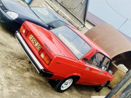 ВАЗ 2105 1990 в Покровском на Automoto.ua Красный ВАЗ 2105, объемом двигателя 1.3 л и пробегом 130 тыс. км за 1100 $, фото 1 на Automoto.ua