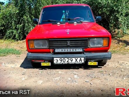 ВАЗ 2105 1991 в Синельниковом на Automoto.ua Красный ВАЗ 2105, объемом двигателя 15 л и пробегом 212 тыс. км за 1000 $, фото 1 на Automoto.ua