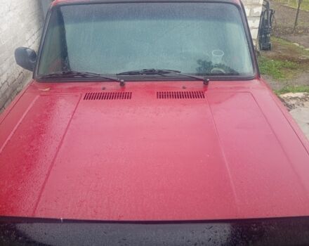 Красный ВАЗ 2105, объемом двигателя 1.5 л и пробегом 777 тыс. км за 1100 $, фото 1 на Automoto.ua