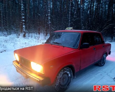 Красный ВАЗ 2105, объемом двигателя 1.5 л и пробегом 53 тыс. км за 750 $, фото 1 на Automoto.ua