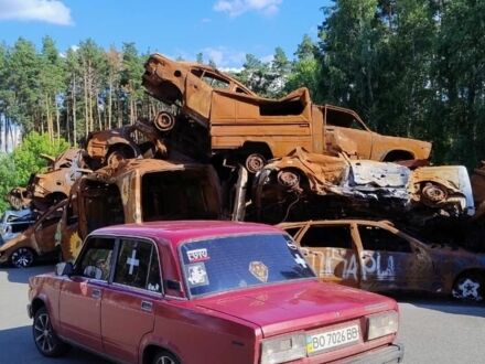 ВАЗ 2105 1993 в Хусте на Automoto.ua Красный ВАЗ 2105, объемом двигателя 0 л и пробегом 100 тыс. км за 700 $, фото 1 на Automoto.ua