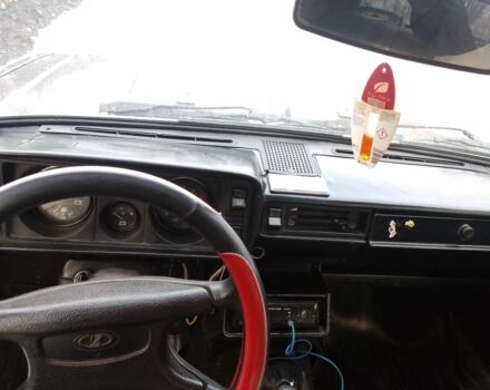 Красный ВАЗ 2105, объемом двигателя 1.5 л и пробегом 500 тыс. км за 279 $, фото 1 на Automoto.ua