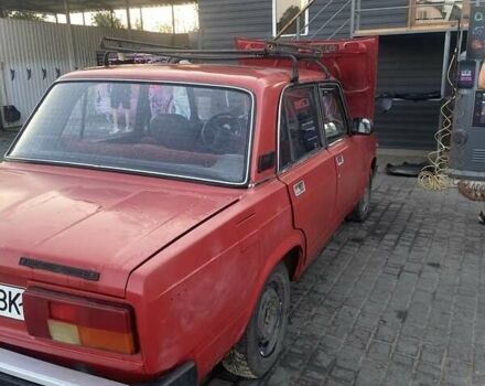Красный ВАЗ 2105, объемом двигателя 1.5 л и пробегом 777 тыс. км за 350 $, фото 1 на Automoto.ua