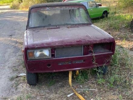 Красный ВАЗ 2105, объемом двигателя 1.5 л и пробегом 33 тыс. км за 243 $, фото 1 на Automoto.ua
