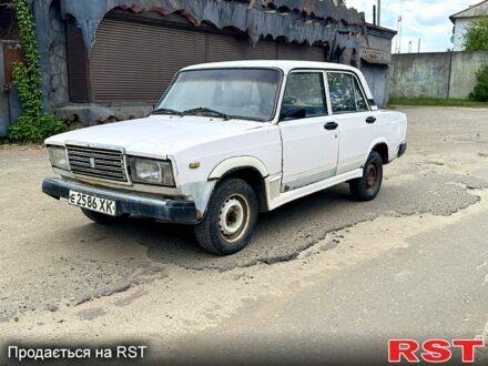 ВАЗ 2105 1982 в Харькове на Automoto.ua ВАЗ 2105, объемом двигателя 1.3 л и пробегом 250 тыс. км за 350 $, фото 1 на Automoto.ua