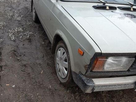 ВАЗ 2105 1985 в Ровно на Automoto.ua ВАЗ 2105, объемом двигателя 1.3 л и пробегом 85 тыс. км за 800 $, фото 1 на Automoto.ua