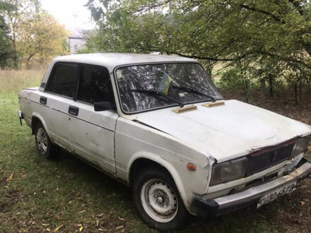 ВАЗ 2105 1985 в Яворове на Automoto.ua ВАЗ 2105, объемом двигателя 1.3 л и пробегом 100 тыс. км за 350 $, фото 1 на Automoto.ua