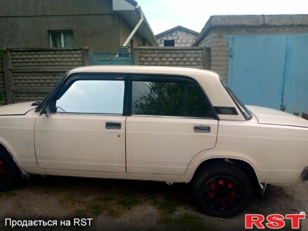 ВАЗ 2105 1986 у Полтаві на Automoto.ua ВАЗ 2105, об'ємом двигуна 1.3 л та пробігом 0 тис. км за 430 $, фото 1 на Automoto.ua