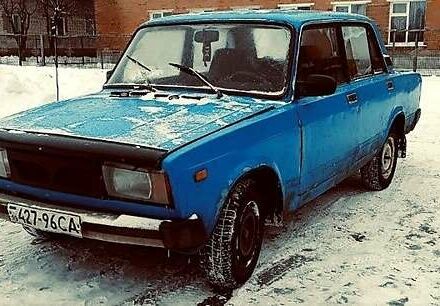 ВАЗ 2105 1988 в Кролевце на Automoto.ua ВАЗ 2105, объемом двигателя 1.5 л и пробегом 100 тыс. км за 550 $, фото 1 на Automoto.ua