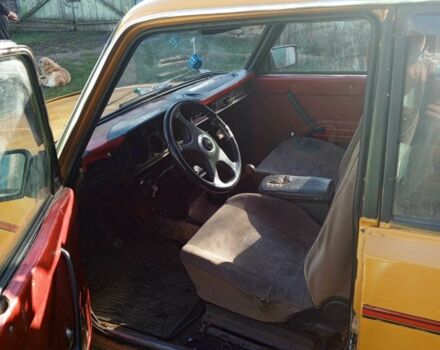 Желтый ВАЗ 2105, объемом двигателя 1.1 л и пробегом 1 тыс. км за 456 $, фото 3 на Automoto.ua