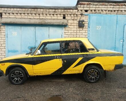 Жовтий ВАЗ 2105, об'ємом двигуна 1.5 л та пробігом 1000 тис. км за 600 $, фото 4 на Automoto.ua