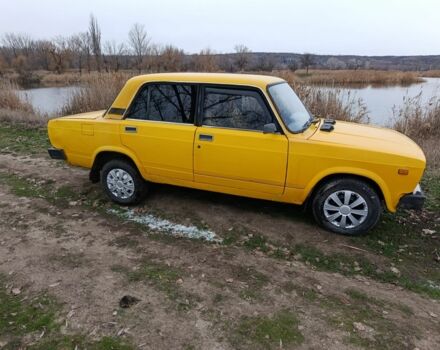Желтый ВАЗ 2105, объемом двигателя 1.3 л и пробегом 300 тыс. км за 710 $, фото 5 на Automoto.ua