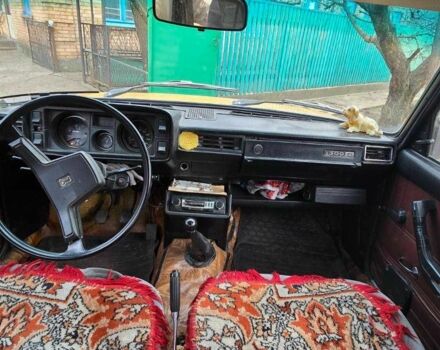 Желтый ВАЗ 2105, объемом двигателя 1.3 л и пробегом 300 тыс. км за 551 $, фото 3 на Automoto.ua
