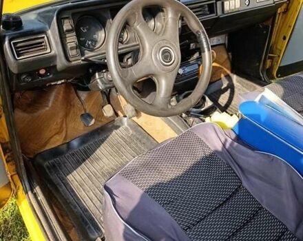 Желтый ВАЗ 2105, объемом двигателя 1.3 л и пробегом 353 тыс. км за 553 $, фото 4 на Automoto.ua