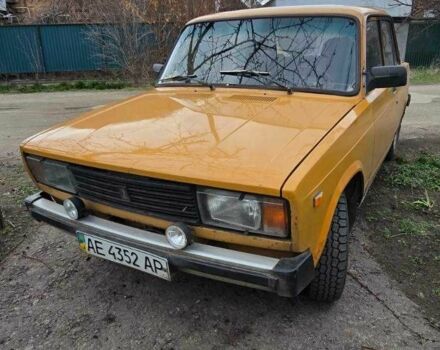 Желтый ВАЗ 2105, объемом двигателя 1.3 л и пробегом 300 тыс. км за 551 $, фото 1 на Automoto.ua
