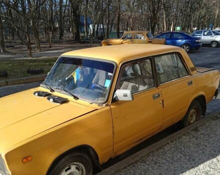 Жовтий ВАЗ 2105, об'ємом двигуна 1.6 л та пробігом 56 тис. км за 723 $, фото 1 на Automoto.ua