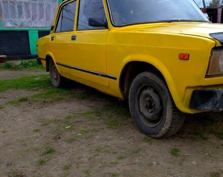 Желтый ВАЗ 2105, объемом двигателя 1.3 л и пробегом 0 тыс. км за 522 $, фото 3 на Automoto.ua
