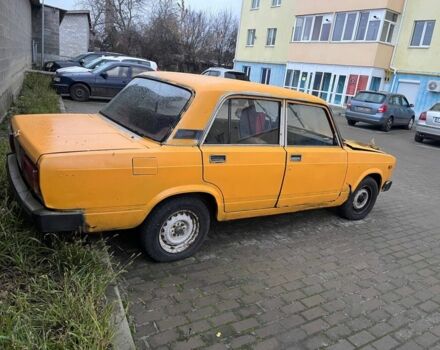 Желтый ВАЗ 2105, объемом двигателя 1.5 л и пробегом 65 тыс. км за 220 $, фото 3 на Automoto.ua