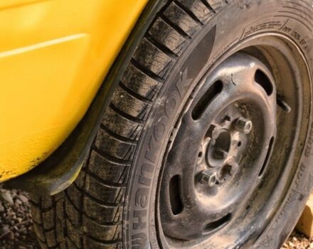 Жовтий ВАЗ 2105, об'ємом двигуна 1.2 л та пробігом 300 тис. км за 267 $, фото 4 на Automoto.ua