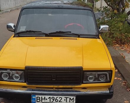 Желтый ВАЗ 2105, объемом двигателя 1.2 л и пробегом 120 тыс. км за 1097 $, фото 2 на Automoto.ua