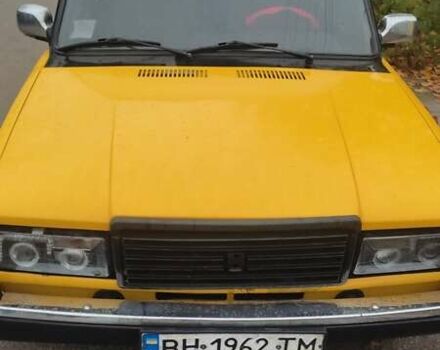 Желтый ВАЗ 2105, объемом двигателя 1.2 л и пробегом 120 тыс. км за 1097 $, фото 3 на Automoto.ua