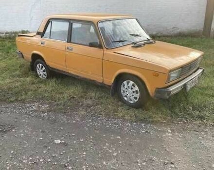 Желтый ВАЗ 2105, объемом двигателя 1.3 л и пробегом 270 тыс. км за 443 $, фото 2 на Automoto.ua