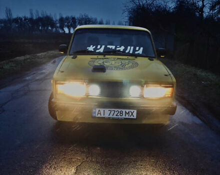 Желтый ВАЗ 2105, объемом двигателя 1.2 л и пробегом 66 тыс. км за 500 $, фото 2 на Automoto.ua