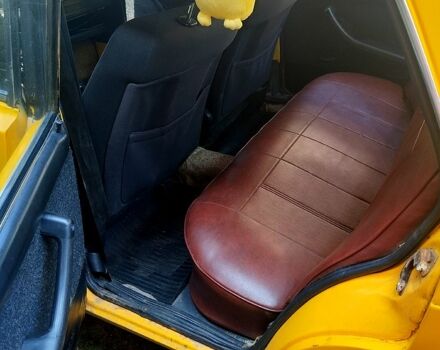 Желтый ВАЗ 2105, объемом двигателя 1.7 л и пробегом 0 тыс. км за 750 $, фото 3 на Automoto.ua