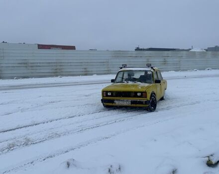 Желтый ВАЗ 2105, объемом двигателя 0 л и пробегом 10 тыс. км за 1300 $, фото 2 на Automoto.ua