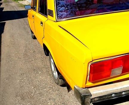 Желтый ВАЗ 2105, объемом двигателя 13 л и пробегом 720 тыс. км за 1350 $, фото 5 на Automoto.ua