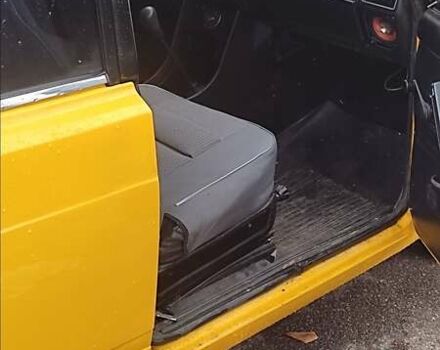 Желтый ВАЗ 2105, объемом двигателя 1.2 л и пробегом 120 тыс. км за 1097 $, фото 6 на Automoto.ua