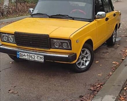 Желтый ВАЗ 2105, объемом двигателя 1.2 л и пробегом 120 тыс. км за 1097 $, фото 7 на Automoto.ua