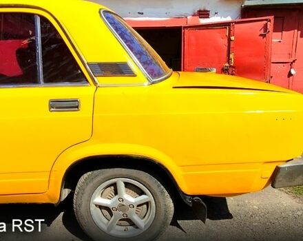 Желтый ВАЗ 2105, объемом двигателя 13 л и пробегом 720 тыс. км за 1350 $, фото 6 на Automoto.ua