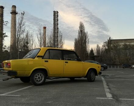 Желтый ВАЗ 2105, объемом двигателя 1.2 л и пробегом 200 тыс. км за 905 $, фото 3 на Automoto.ua