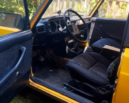 Желтый ВАЗ 2105, объемом двигателя 1.7 л и пробегом 0 тыс. км за 750 $, фото 2 на Automoto.ua